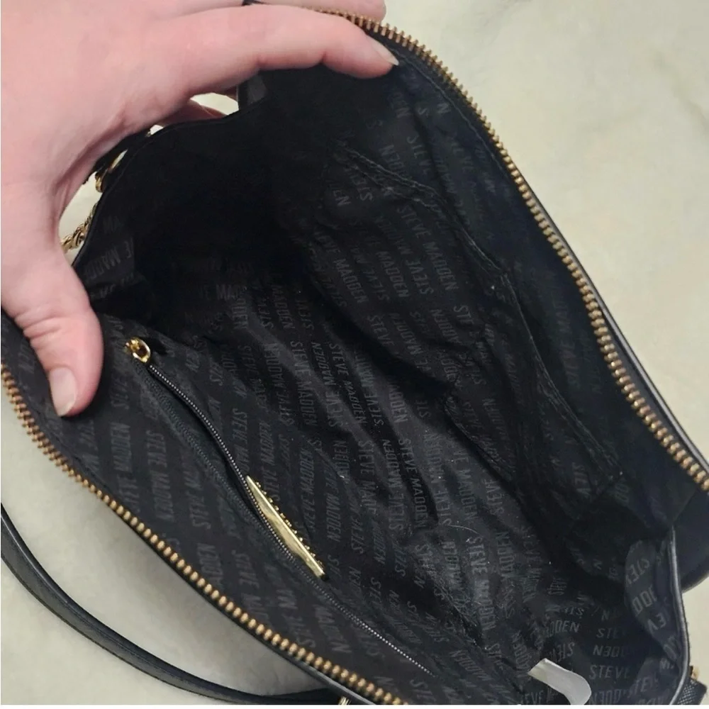 Steve Madden Elegant Black Crossbody Bag with Gold Chain